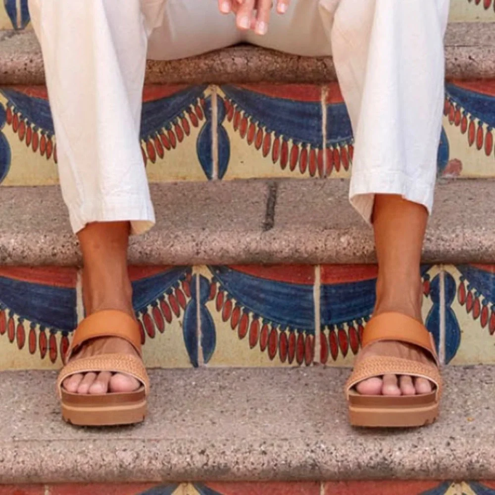 Reef Women's Tan Sandals - Picture 6 of 16